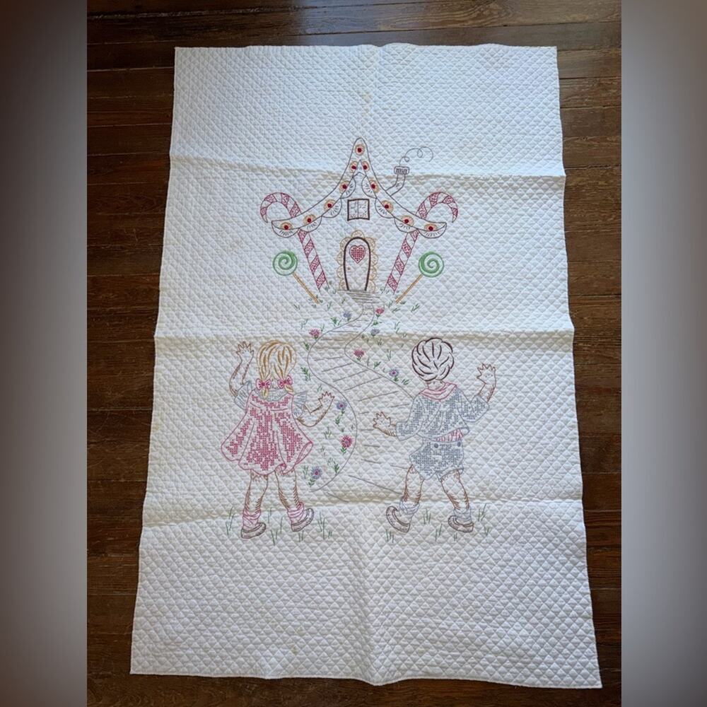 Vintage Handmade Embroidered Gingerbread House Baby Quilt 36x55